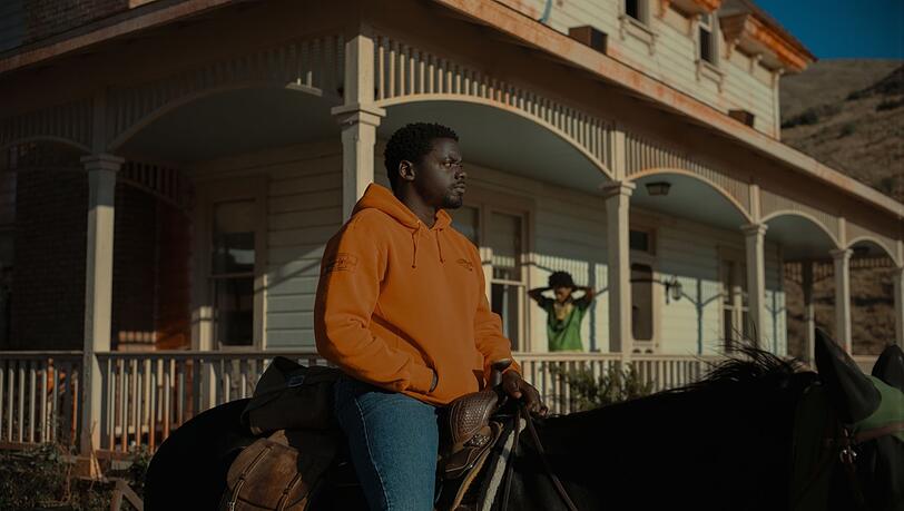 OJ (Daniel Kaluuya) leiht seine Pferde auch mal für Hollywood aus, bis ihm auf seiner Farm ein außerirdisches Phänomen begegnet, das alles durcheinanderwirbelt.