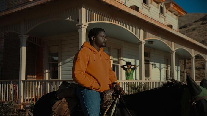 OJ (Daniel Kaluuya) leiht seine Pferde auch mal für Hollywood aus, bis ihm auf seiner Farm ein außerirdisches Phänomen begegnet, das alles durcheinanderwirbelt.