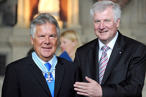 Bayerns Ministerpräsident Horst Seehofer ehrte auch den Nürnberger Unternehmer Hans Rudolf Wöhrl.