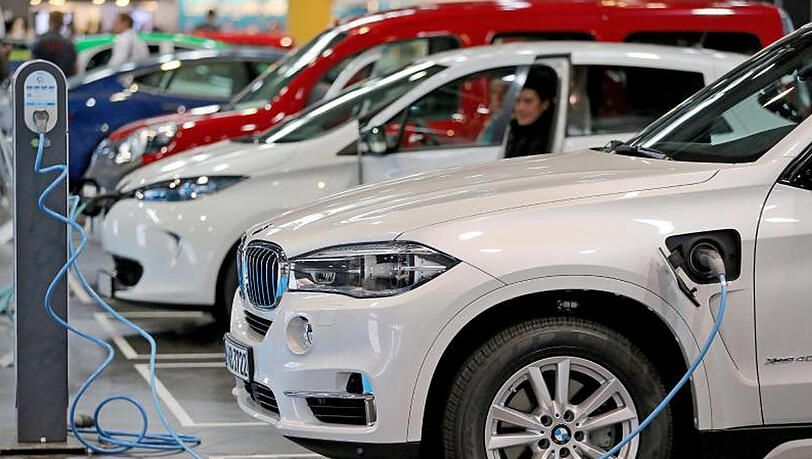 Die deutschen Autobauer wollen ihr Angebot an Elektroautos massiv ausbauen. Die deutschen Autobauer wollen ihr Angebot an Elektroautos massiv ausbauen.