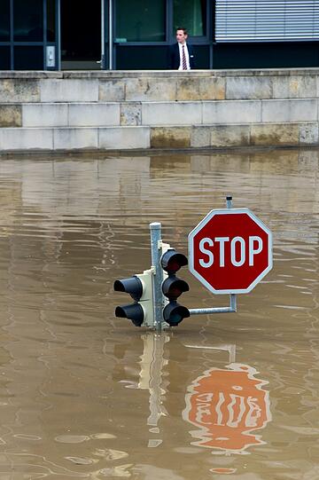 Die Jahrhundert-Flut: Die bewegenden Hochwasser-Bilder.