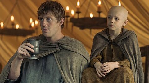 Peter Claffey und Dexter Sol Ansell in "A Knight of the Seven Kingdoms".