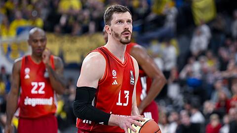 Andreas Obst und die Bayern-Basketballer haben das erste Spiel in den Bundesliga-Playoffs gewonnen. (Archivbild)