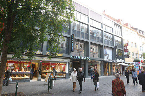 Das Geschäft von &bdquo;Crämer & Co&ldquo; in der Breiten Gasse. Es soll mit den Häusern in der Brunnengasse verbunden werden.