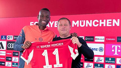 Der Stürmer wird im Bayern-Trikot mit der 11 auflaufen.