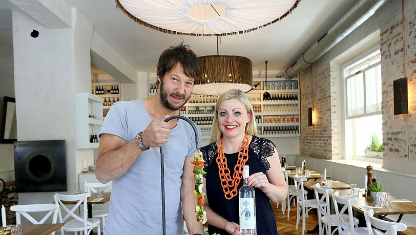 André Bahlo und Pamela Knötzinger in ihrem Ela Re im Westend. Der Name bedeutet im Griechischen so viel wie "Hey du!".