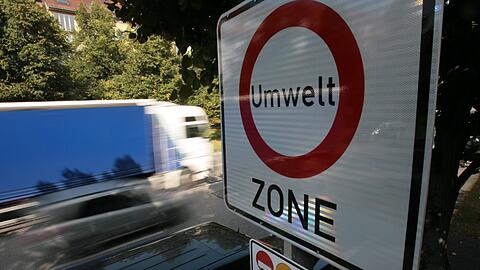 Umweltzone: Die Stadt steht von verschiedenen Seiten unter Druck, mehr für saubere Luft zu tun.