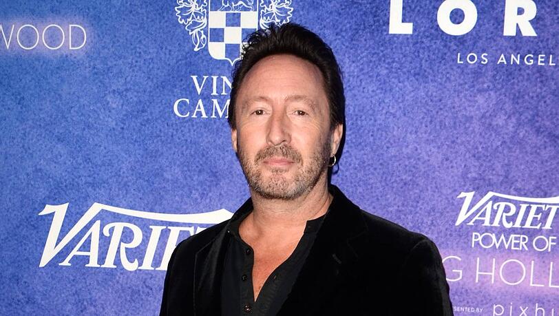 Julian Lennon hat zum ersten Mal den Song seines Vaters gesungen.