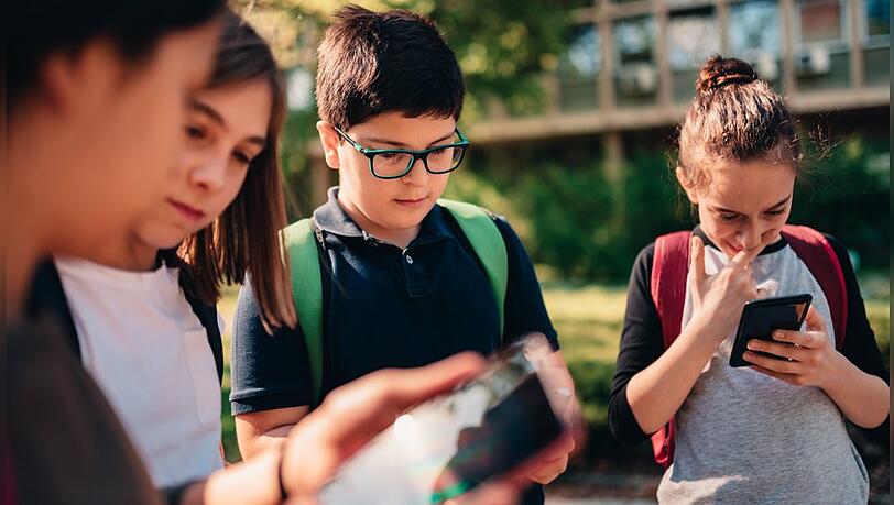 Smartphones sind unter Schülern allgegenwärtig.