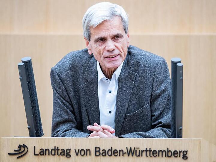 Überraschungskandidat: Der baden-württembergische Landtagsabgeordnete Wolfgang Gedeon, der nicht mehr der AfD-Fraktion angehört. Er steht wegen Antisemitismusvorwürfen parteiintern in der Kritik.