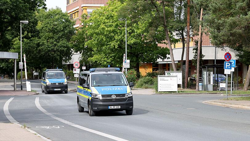 Der frühere Amokläufer war im vergangenen Jahr von einem unbegleiteten Ausgang nicht mehr in die Forensische Psychiatrie in Erlangen zurückgekehrt. (Archivbild) Der frühere Amokläufer war im vergangenen Jahr von einem unbegleiteten Ausgang nicht mehr in die Forensische Psychiatrie in Erlangen zurückgekehrt. (Archivbild)