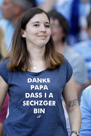 Die Löwen im Freudentaumel - so feierten die Nichtabsteiger kurz nach Abpfiff in der Arena. Die Bilder