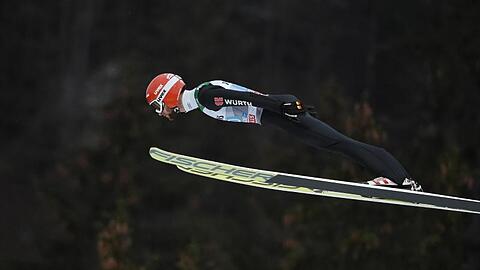 Markus Eisenbichler, Skispringer aus Deutschland, springt in Oberstdorf von der Schanze. Foto: Angelika Warmuth