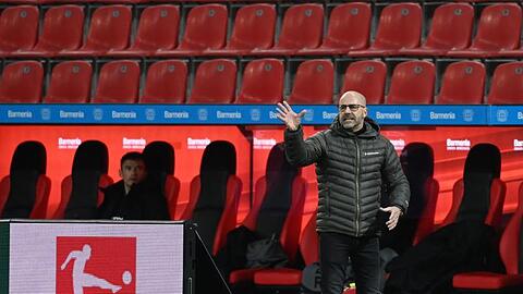 Trainer Peter Bosz und Bayer 04 Leverkusen bekommen es am 20. Spieltag mit dem VfB Stuttgart zu tun.