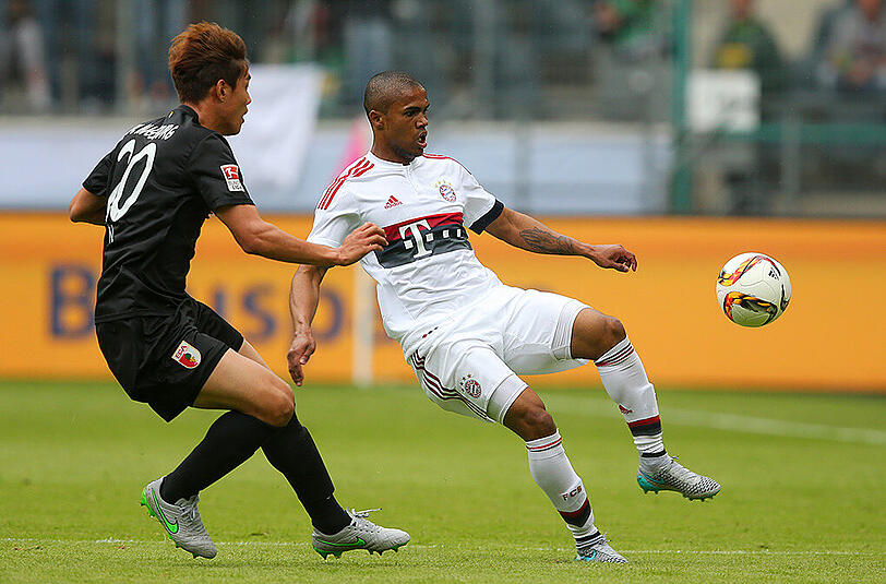 Bayern-Profi Douglas Costa beim Telekom Cup 2015 - im Spiel gegen den FC Augsburg.