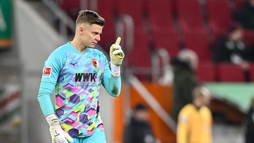 Finn Dahmen stellt für den FC Augsburg einen Rekord auf.