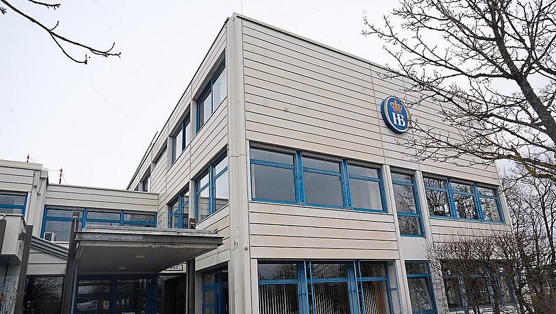 Bescheiden: Das Büro des Hofbräu-Chefs ist im 1. Stock dieses Zweckbaus. Seit 1988 ist der Sitz der Brauerei im Stadtteil Riem. Bescheiden: Das Büro des Hofbräu-Chefs ist im 1. Stock dieses Zweckbaus. Seit 1988 ist der Sitz der Brauerei im Stadtteil Riem.