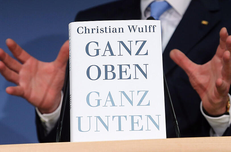 Der ehemalige Bundespräsident Christian Wulff stellt am 10.06.2014 in Berlin sein Buch "Ganz oben ganz unten" vor.