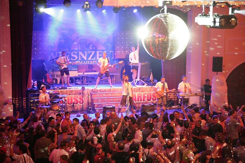 Das "Wiesn-Zelt am Stiglmaierplatz": Die besten Bilder.