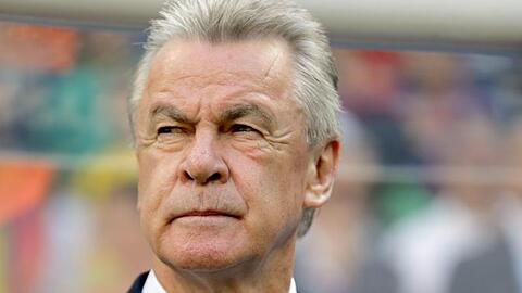 Trainerlegende Ottmar Hitzfeld, hier aufgenommen als Trainer der schweizerischen Nationalmannschaft vor einem Gruppenspiel der FIFA Fußball-Weltmeisterschaft 2014 gegen Ecuador im Estadio Nacional. Foto: Robert Ghement/EPA/dpa/Archivbild