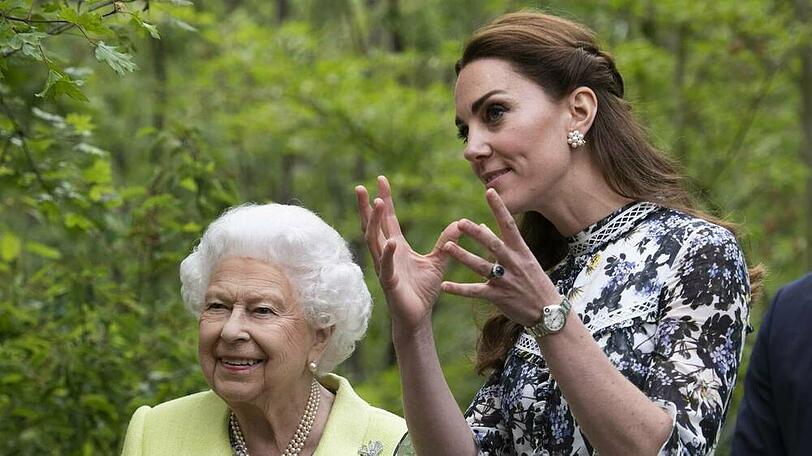 Herzogin Kate und Queen Elizabeth (l.) können sich für ähnliche Dinge begeistern.