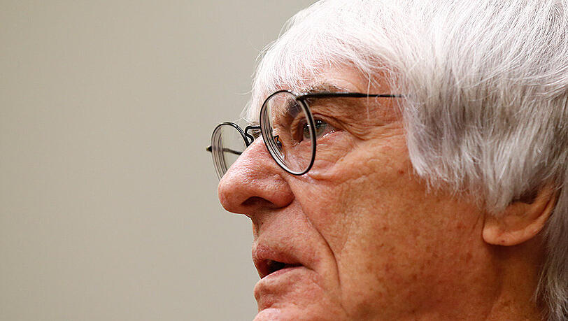 Bernie Ecclestone tätigt eine pietätlose Aussage über den Gesundheitszustand von Michael Schuhmacher. Bernie Ecclestone tätigt eine pietätlose Aussage über den Gesundheitszustand von Michael Schuhmacher.