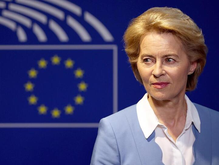 Ursula von der Leyen (CDU) hat die die 27-köpfige EU-Kommission mit 13 Frauen besetzt.
