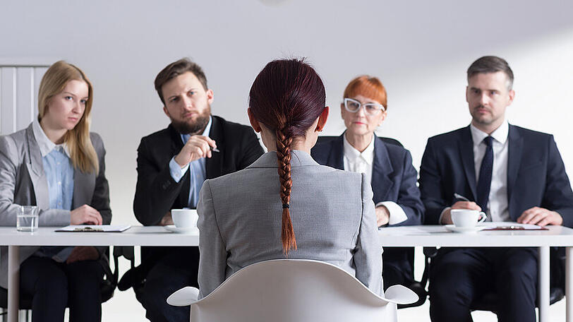 Spätestens, wenn es um die eigenen Gehaltsvorstellungen geht, kann sich ein sicher geglaubter Job schnell in Luft auflösen.