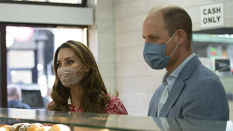Herzogin Kate und Prinz William haben offensichtlich Spaß am Backen gefunden.