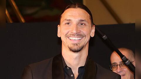 Königliche Verbeugung vor Zlatan Ibrahimovic.