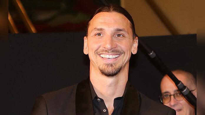 Königliche Verbeugung vor Zlatan Ibrahimovic.