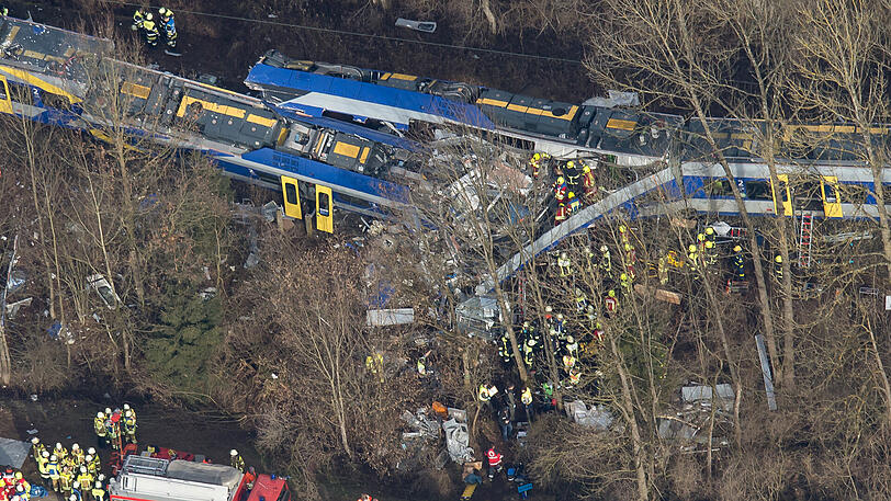 Der Fahrdienstleiter, der für das Zugunglück von Bad Aibling im Jahr 2016 verantwortlich ist, ist vorzeitig aus dem Gefängnis entlassen worden.