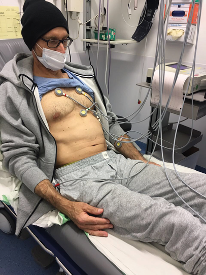 Tim Lobinger in der Notaufnahme des Krankenhauses.