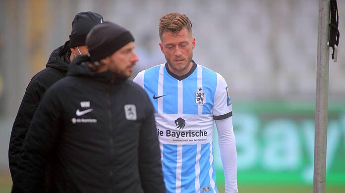 Für Marius Willsch war die Partie gegen den SV Wehen Wiesbaden schon nach einer halben Stunde beendet.