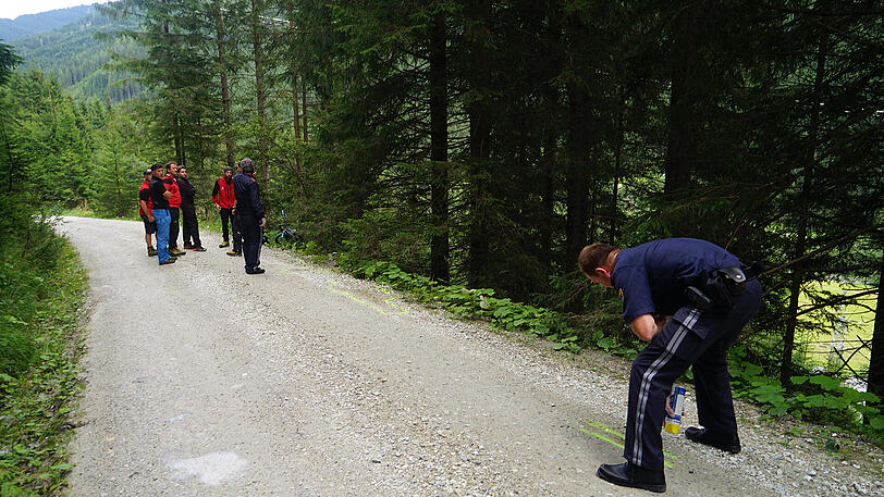 Tödlicher Mountainbike-Unfall im Zillertal. Die Bilder von der Unfallaufnahme.