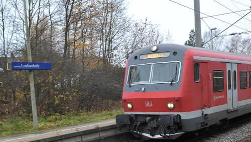 Immer wieder Ziel von Stein-Anschlägen: die S-Bahn zwischen Nürnberg und Lauf. Immer wieder Ziel von Stein-Anschlägen: die S-Bahn zwischen Nürnberg und Lauf.