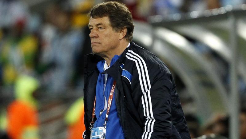 Otto Rehhagel will auch weiterhin als Trainer an der Seitenlinie stehen. Otto Rehhagel will auch weiterhin als Trainer an der Seitenlinie stehen.