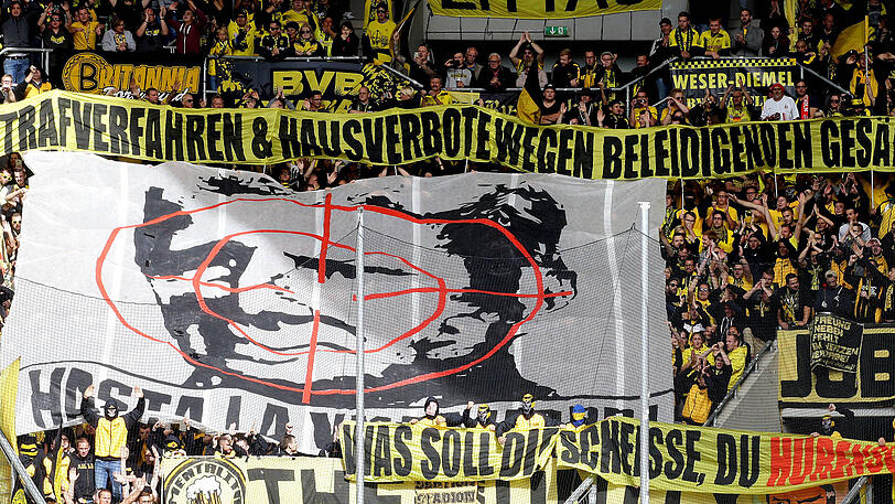 Schmähung: BVB-Fans beleidigen Hoffenheim-Investor Dietmar Hopp.