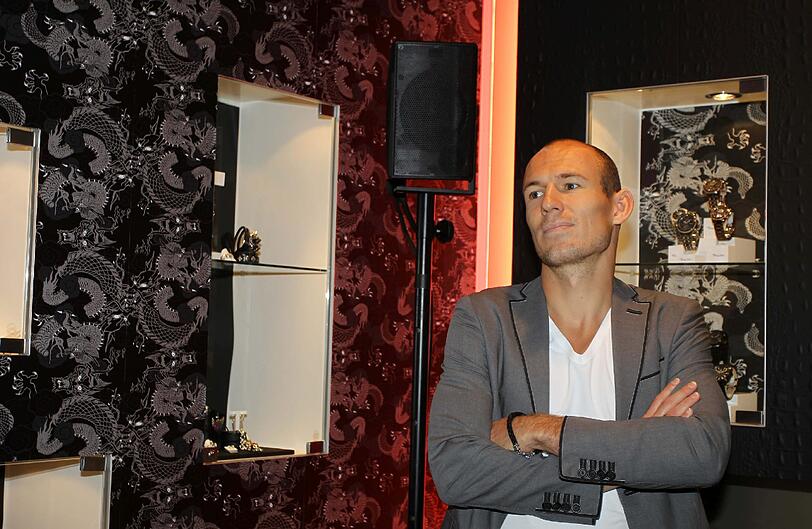 Arjen Robben bei der Präsentation der FC-Bayern-Schmuckkollektion des neuen Partners Thomas Sabo.
