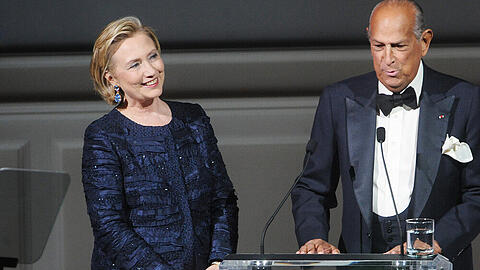 Designer Oscar de la Renta mit Hillary Rodham Clinton