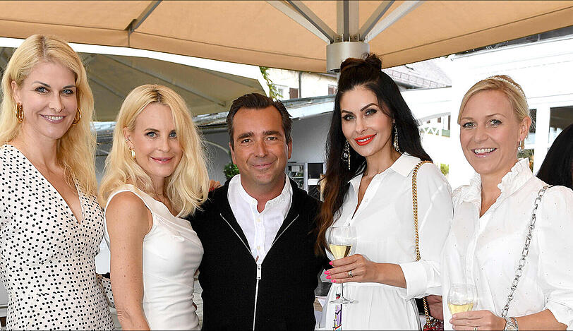 Gut gelaunt: Natascha Grün, Modedesignerin Sonja Kiefer, Unternehmer Falk Raudies und Jeannette Graf.
