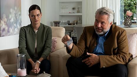 Als "Julia Beck" und "Anton Stadler" drehen Michaela Weingartner und Dieter Fischer für "Die Rosenheim-Cops".