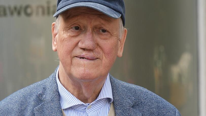 ...genau wie Franz Schwankhart, der 76 Jahre alt ist. ...genau wie Franz Schwankhart, der 76 Jahre alt ist.