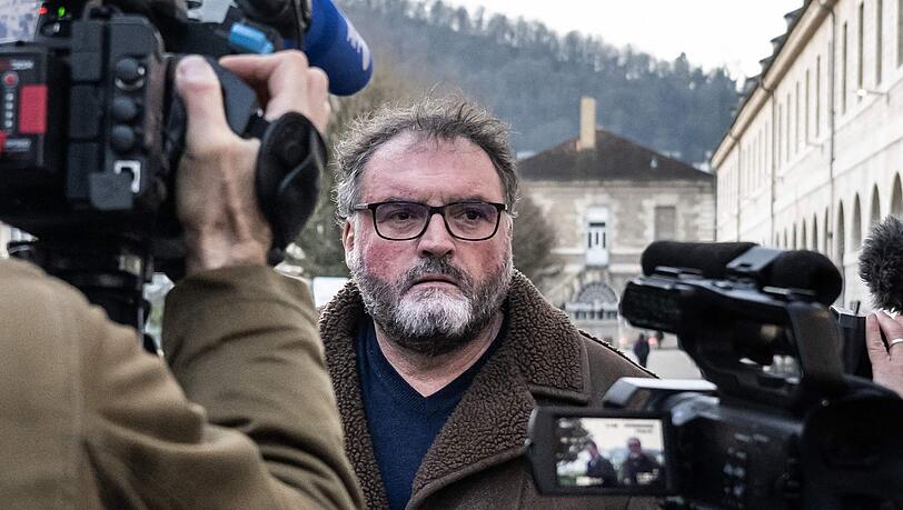 Der Mann selbst hat die Vorwürfe zurückgewiesen. Der Mann selbst hat die Vorwürfe zurückgewiesen.