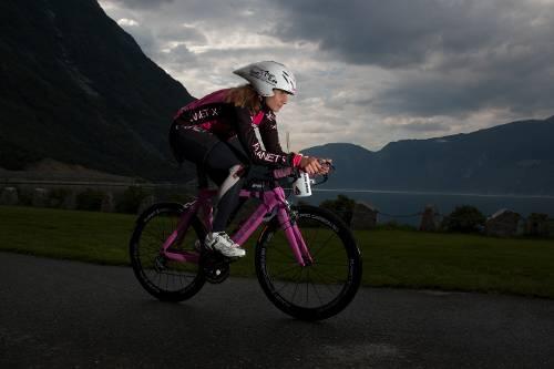180 Kilometer bei eisigem Gegenwind auf dem Rad - danach folgte noch der Marathon.