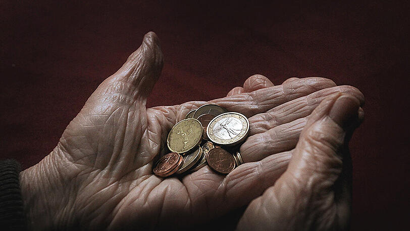 Trotz Arbeit kaum Geld in der Tasche - darunter leidet jeder Zehnte Deutsche. Trotz Arbeit kaum Geld in der Tasche - darunter leidet jeder Zehnte Deutsche.