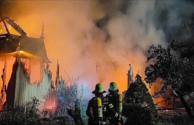 Aufnahme aus der Brandnacht: Ein Kurzschluss an der Elektrik habe das Feuer entfacht.