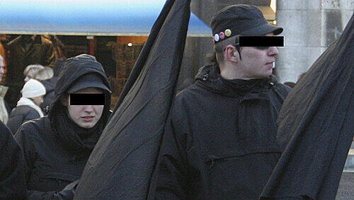 Sabrina und Manuel H. bei einer Neonazi-Demonstration Sabrina und Manuel H. bei einer Neonazi-Demonstration
