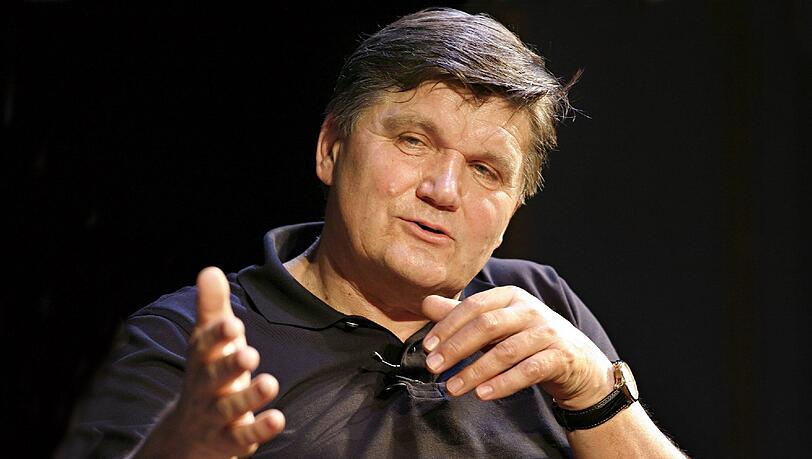 Unter Hans Meyer gewann der Club den DFB-Pokal und gegen die Bayern. Unter Hans Meyer gewann der Club den DFB-Pokal und gegen die Bayern.