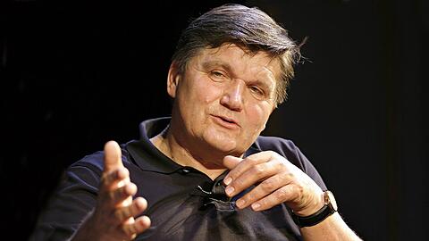 Unter Hans Meyer gewann der Club den DFB-Pokal und gegen die Bayern.